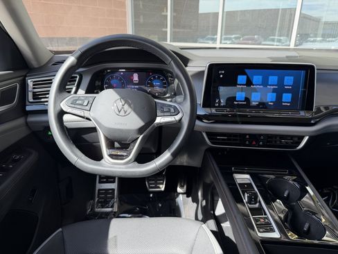 Used 2024 Volkswagen Atlas Peak Edition SE AWD/4WD image 16