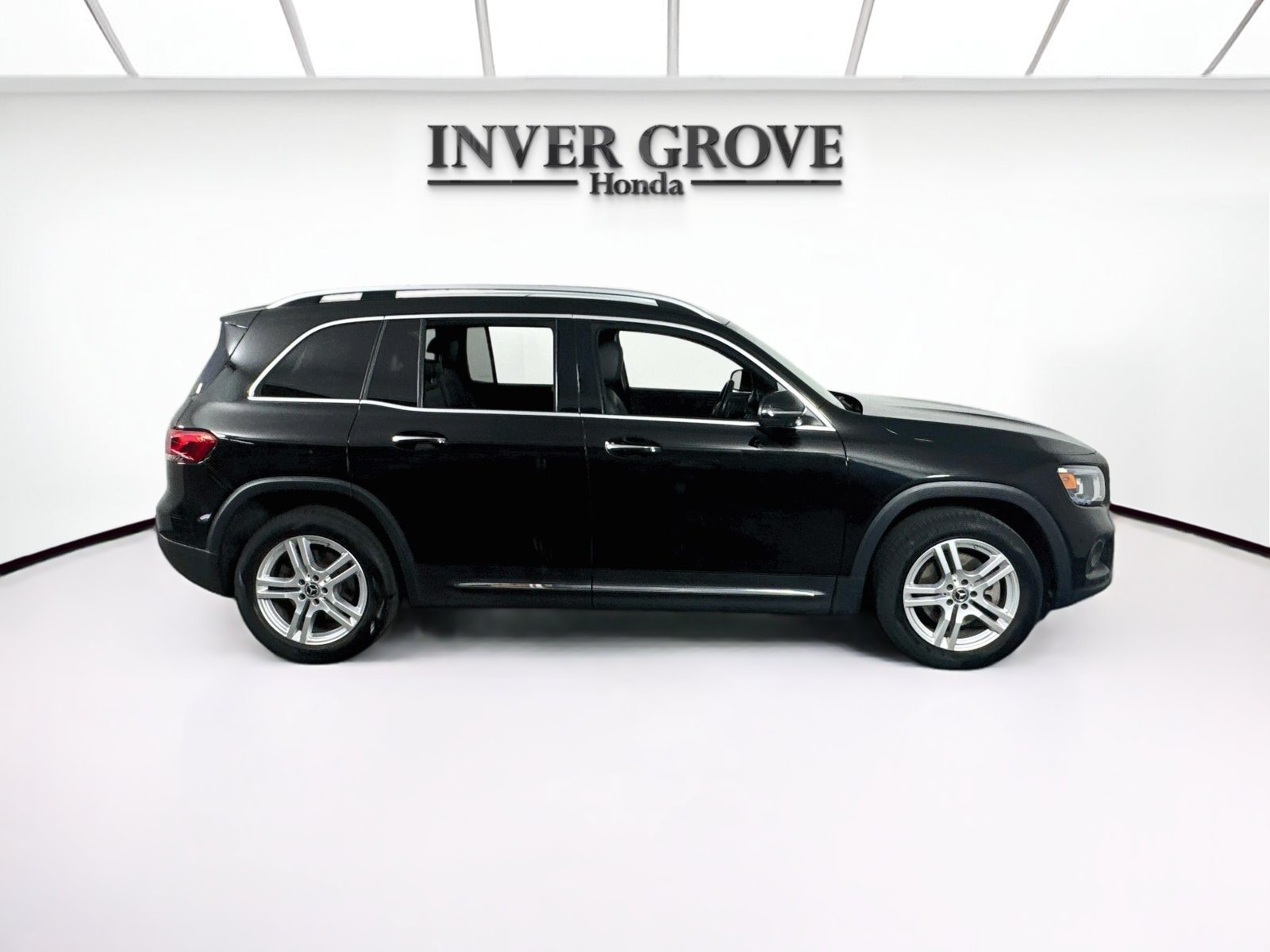 Used 2022 Mercedes-Benz GLB 250 4MATIC image 4