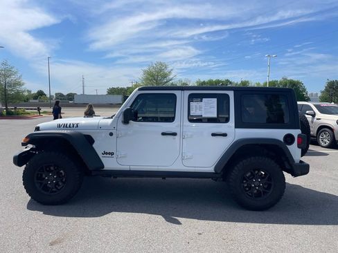 Used 2024 Jeep Wrangler Willys image 4