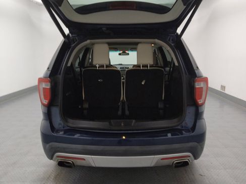 Used 2017 Ford Explorer Platinum image 29