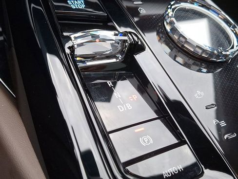 Used 2025 BMW i5 xDrive40 w/ Executive Package image 8