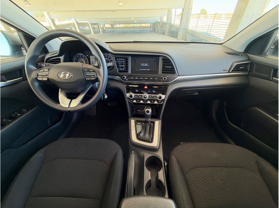 Used 2020 Hyundai Elantra SE w/ Cargo Package (C1) FWD image 15