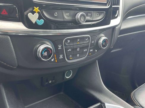 Used 2019 Chevrolet Traverse LT w/ LT Premium Package image 31