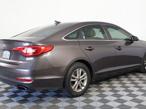 Used 2017 Hyundai Sonata SE FWD image 4