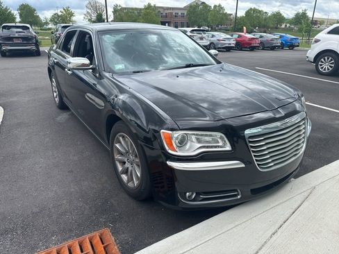 Used 2012 Chrysler 300 Limited image 3