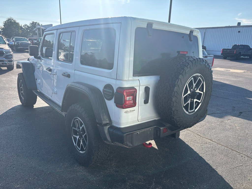 Used 2024 Jeep Wrangler Unlimited Rubicon w/ Convenience Group AWD/4WD image 8