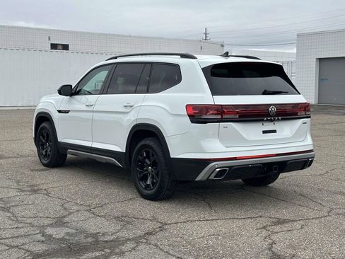 Certified 2025 Volkswagen Atlas Peak Edition SE image 3