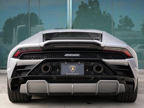 Used 2023 Lamborghini Huracan EVO image 4
