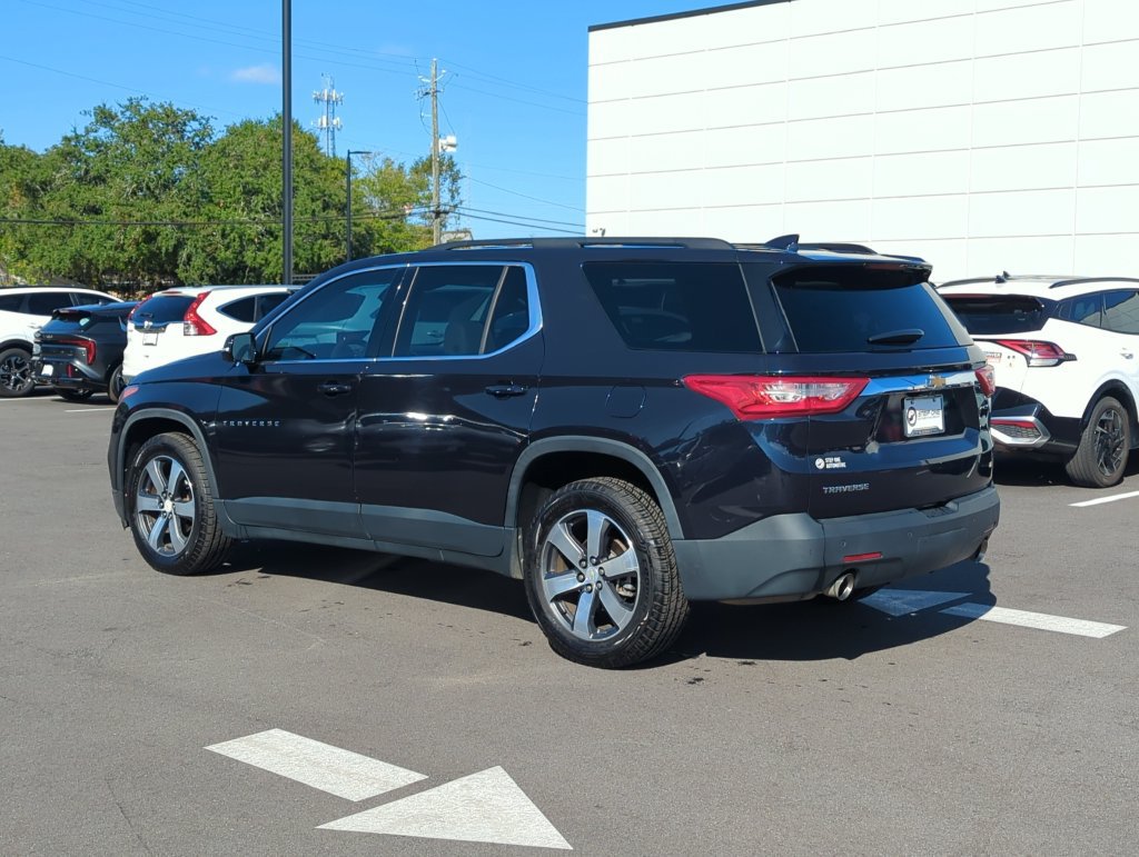 Used 2020 Chevrolet Traverse LT w/ LT Premium Package FWD image 5