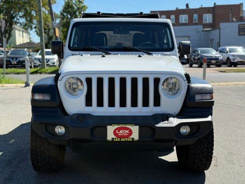 Used 2018 Jeep Wrangler Unlimited Sport S image 3