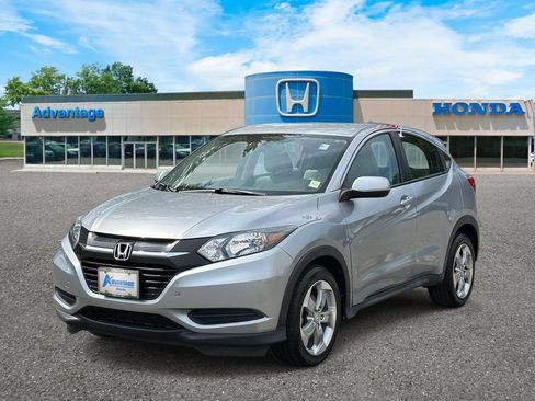 Used 2017 Honda HR-V LX image 2