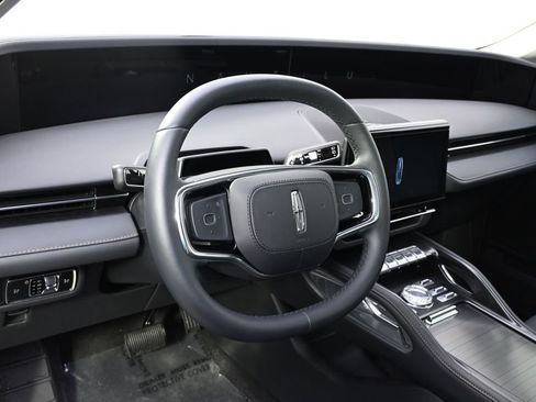 New 2026 Lincoln Nautilus Reserve w/ Jet Appearance Package AWD/4WD image 11