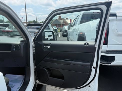 Used 2016 Jeep Patriot Sport w/ Power Value Group AWD/4WD image 21