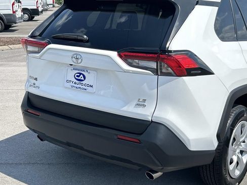 Used 2025 Toyota RAV4 LE AWD/4WD image 13