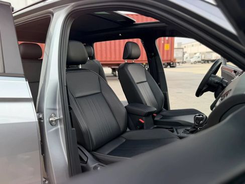 Used 2022 Volkswagen Tiguan SE R-Line FWD image 25