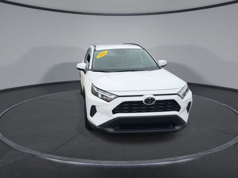 Used 2025 Toyota RAV4 XLE image 5