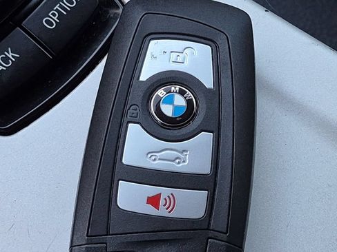 Used 2017 BMW 320i Sedan RWD image 30