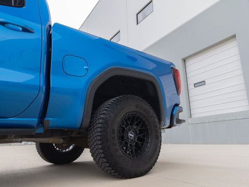 Used 2024 GMC Sierra 1500 AT4 w/ Technology Package AWD/4WD image 10