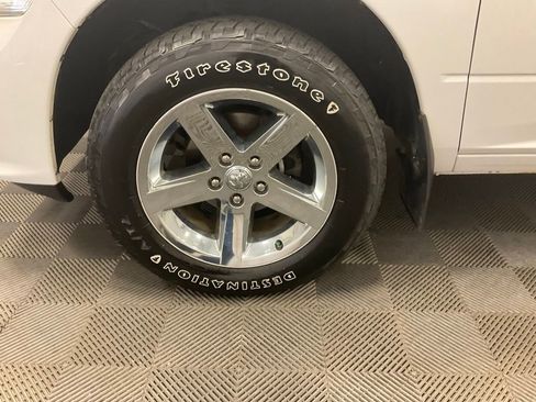 Used 2015 RAM 1500 Express AWD/4WD image 9