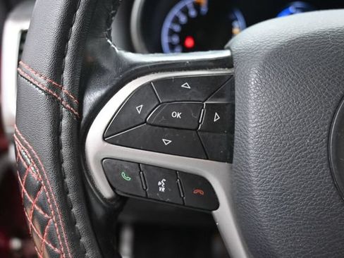Used 2020 Jeep Grand Cherokee Laredo AWD/4WD image 19