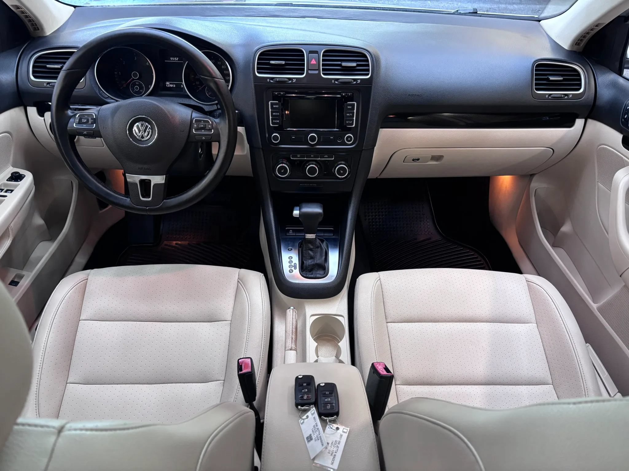 Used 2011 Volkswagen Jetta TDI FWD image 11
