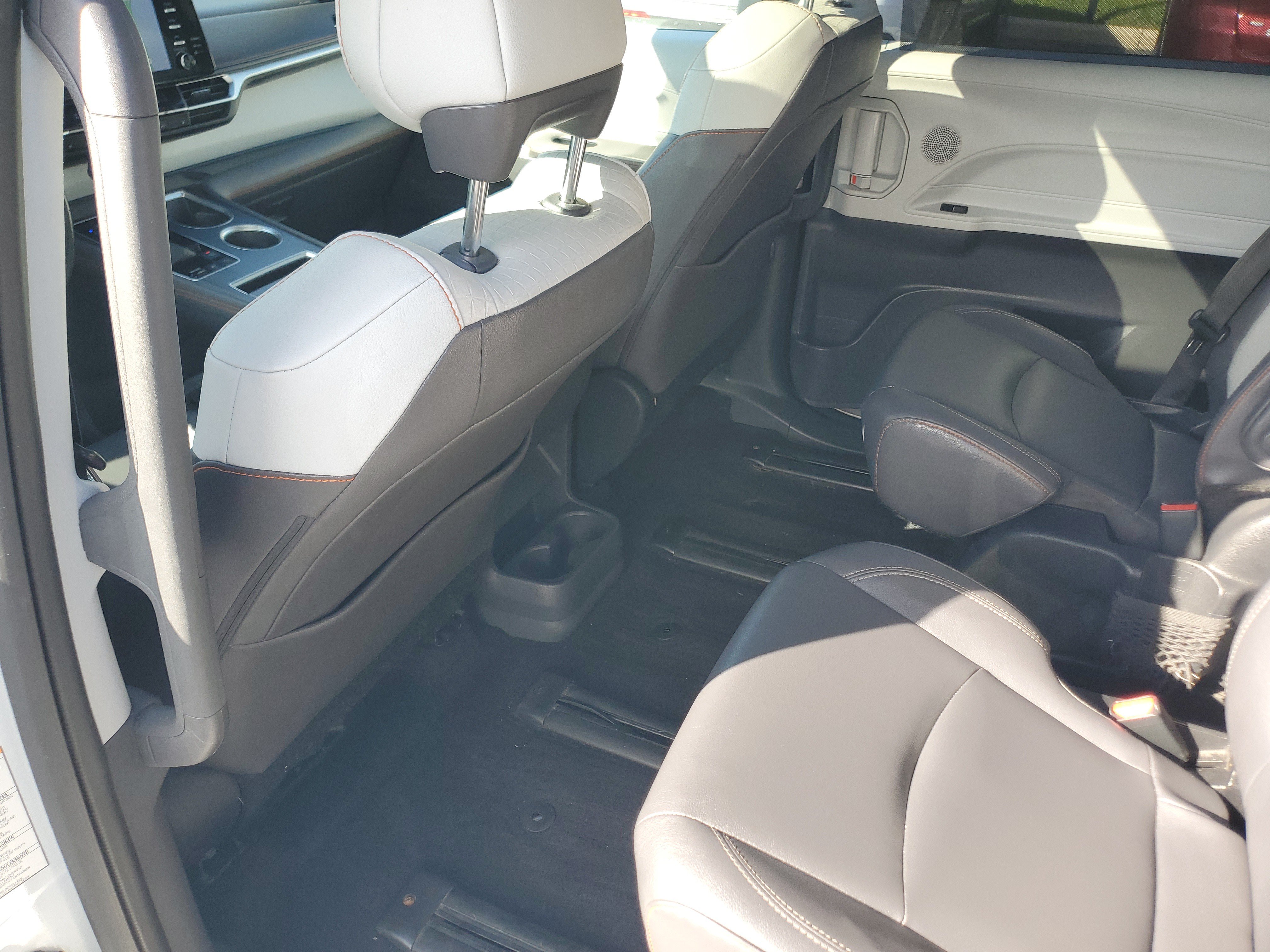 Used 2023 Toyota Sienna XSE AWD/4WD image 13
