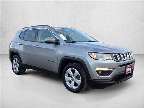 Used 2018 Jeep Compass Latitude w/ Popular Equipment Group image 6
