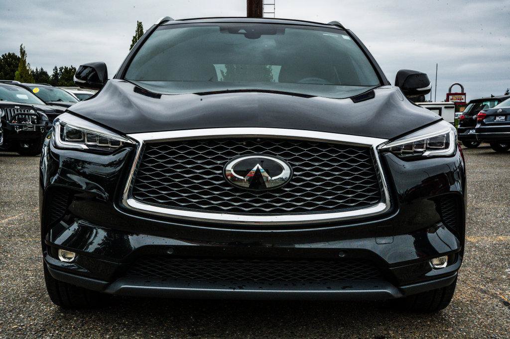 Used 2019 INFINITI QX50 Essential w/ Sensory Package AWD/4WD image 3