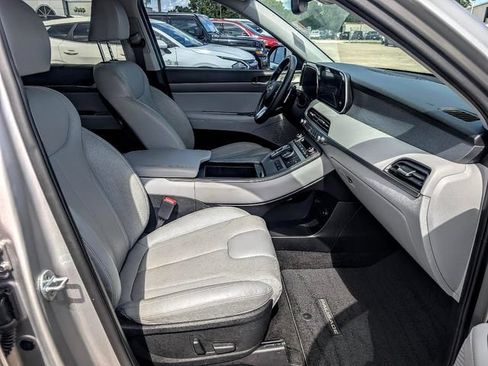 Used 2022 Hyundai Palisade SEL w/ Premium Package FWD image 12