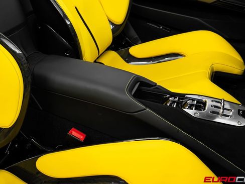 Used 2024 Ferrari SF90 Spider AWD/4WD image 39