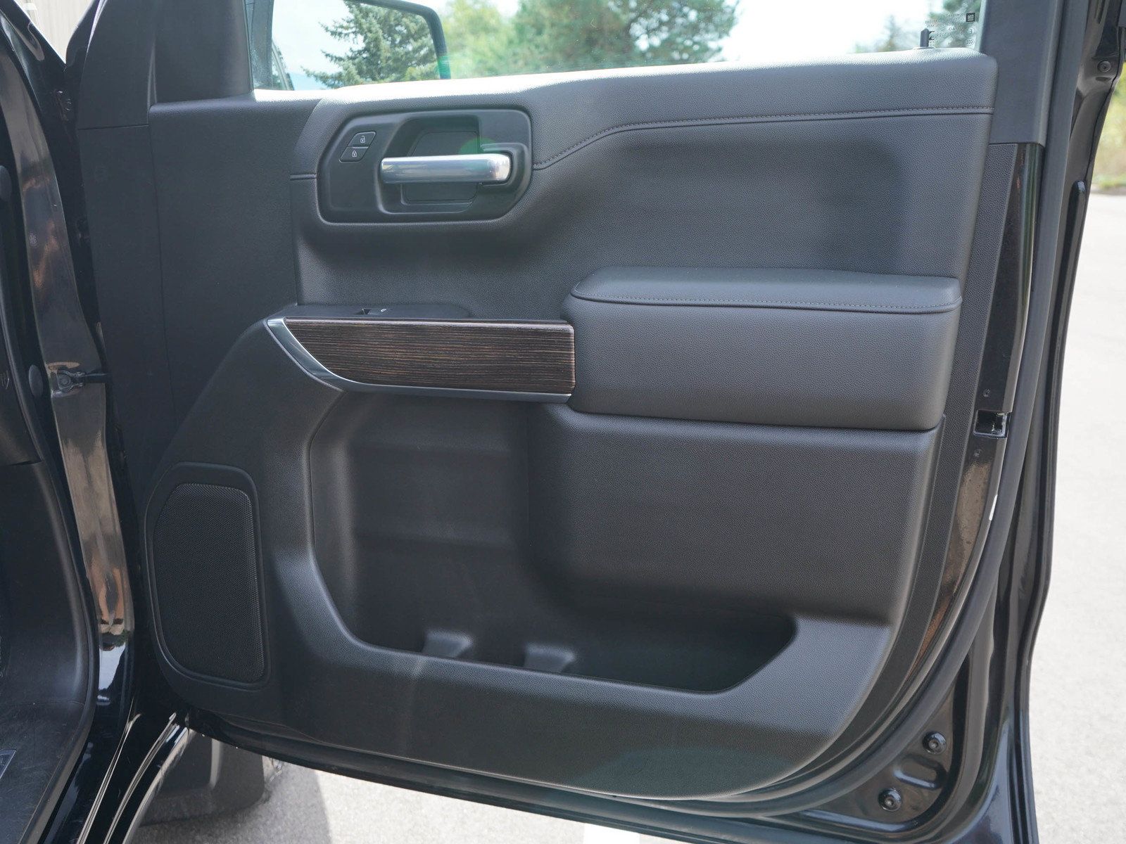 Used 2021 GMC Sierra 1500 Elevation w/ X31 Off-Road Package AWD/4WD image 9