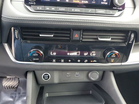 Certified 2022 Nissan Rogue SV image 24