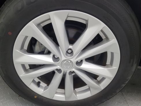 Used 2018 Nissan Rogue Sport SV w/ SV Technology Package image 31