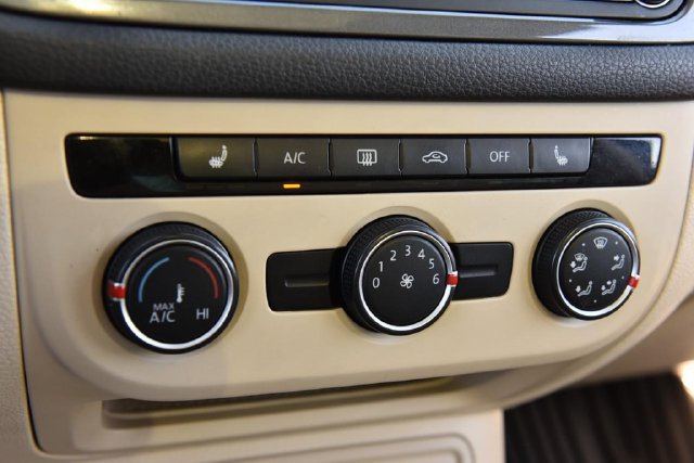 Used 2016 Volkswagen Tiguan SE FWD image 12