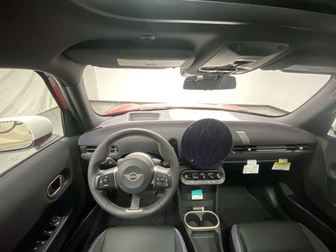 New 2026 MINI Cooper 4-Door Hardtop FWD image 31