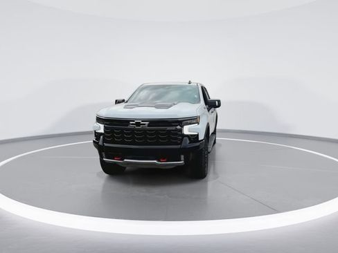 Used 2024 Chevrolet Silverado 1500 ZR2 w/ Technology Package AWD/4WD image 4