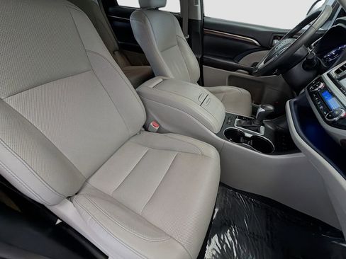 Used 2016 Toyota Highlander Limited image 15