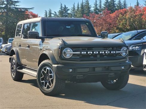 New 2025 Ford Bronco Outer Banks image 1