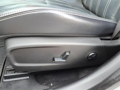 Used 2015 Chrysler 300 S image 17