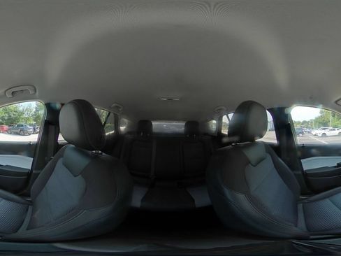 Used 2025 Chevrolet Trax LT FWD image 41