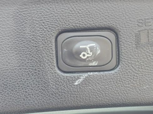 Used 2022 Ford Edge Titanium image 46