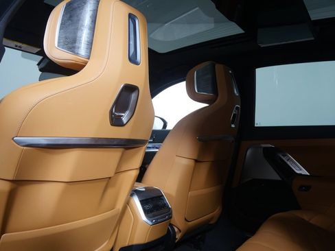 Certified 2025 BMW 740i RWD image 15
