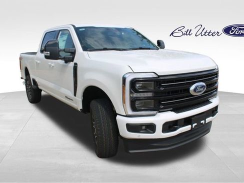 New 2025 Ford F350 Platinum w/ FX4 Off-Road Package image 2