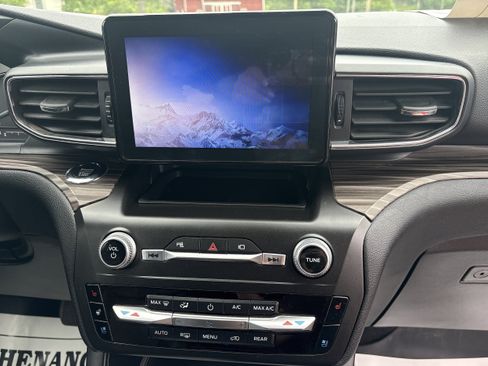 Used 2020 Ford Explorer Limited AWD/4WD image 5