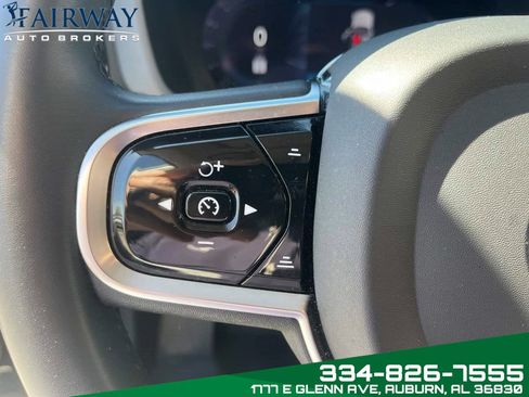 Used 2023 Volvo XC60 B5 Plus image 19