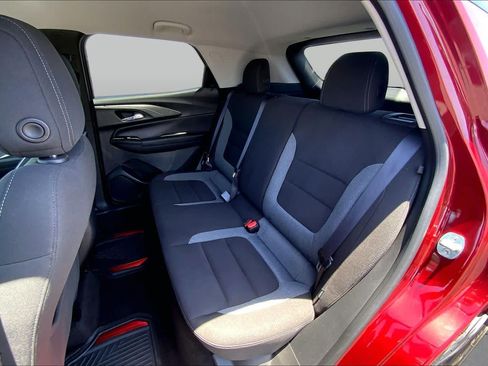 Used 2023 Chevrolet TrailBlazer LT FWD image 21