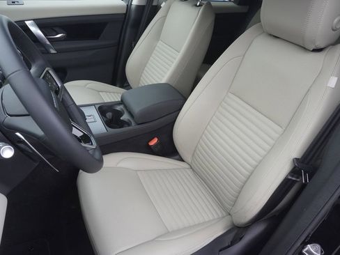 Used 2025 Land Rover Discovery Sport S image 20