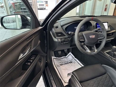 Certified 2023 Cadillac CT4 V Blackwing w/ Technology Package image 14