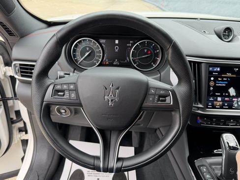 Used 2024 Maserati Levante GT Ultima AWD/4WD image 18