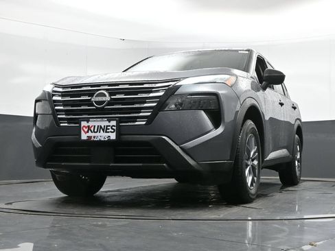 Used 2024 Nissan Rogue S AWD/4WD image 42